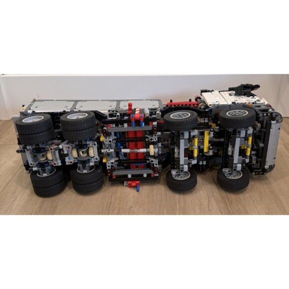 LEGO Technic Mercedes-Benz Arocs 3245 Truck #42043 2015 Motorized Works Retired - Picture 9 of 9